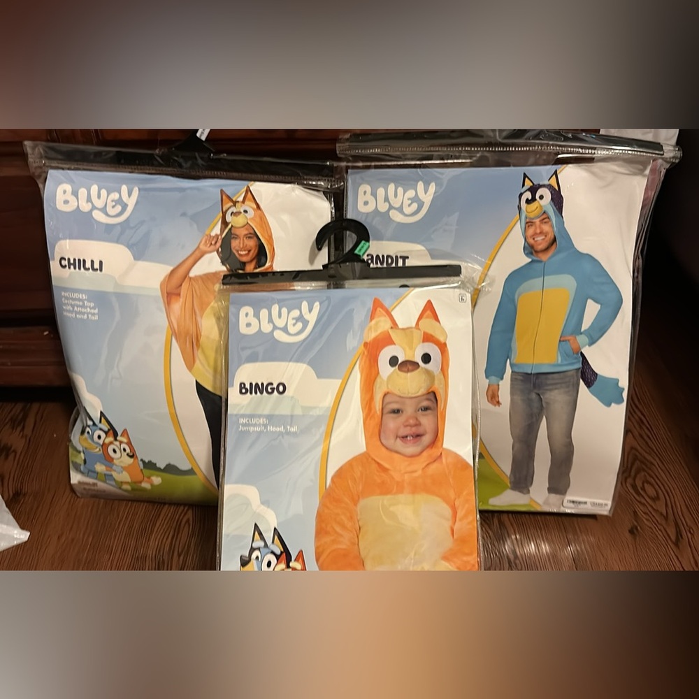 Spirit Halloween family Costume Set - Blue and Orange